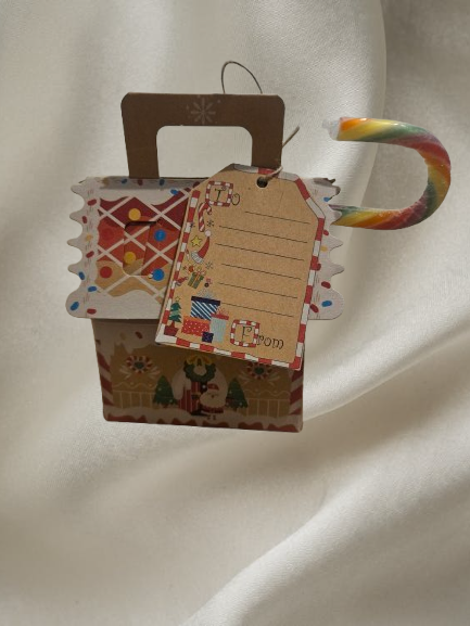 Maisonnette de Noël ( à l'unité)   plus que 1 disponible